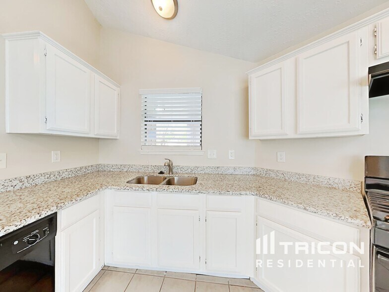 Building Photo - 18807 Danalyn Ct