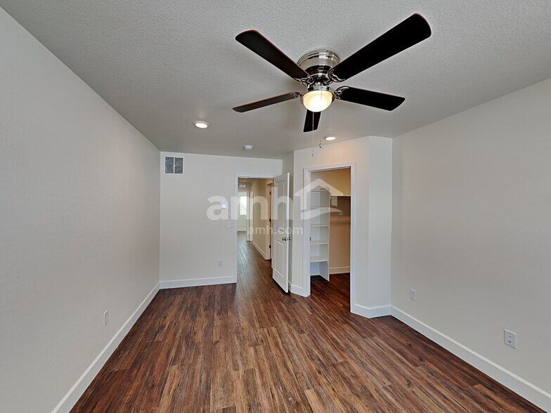 Building Photo - 15091 West 82nd Place