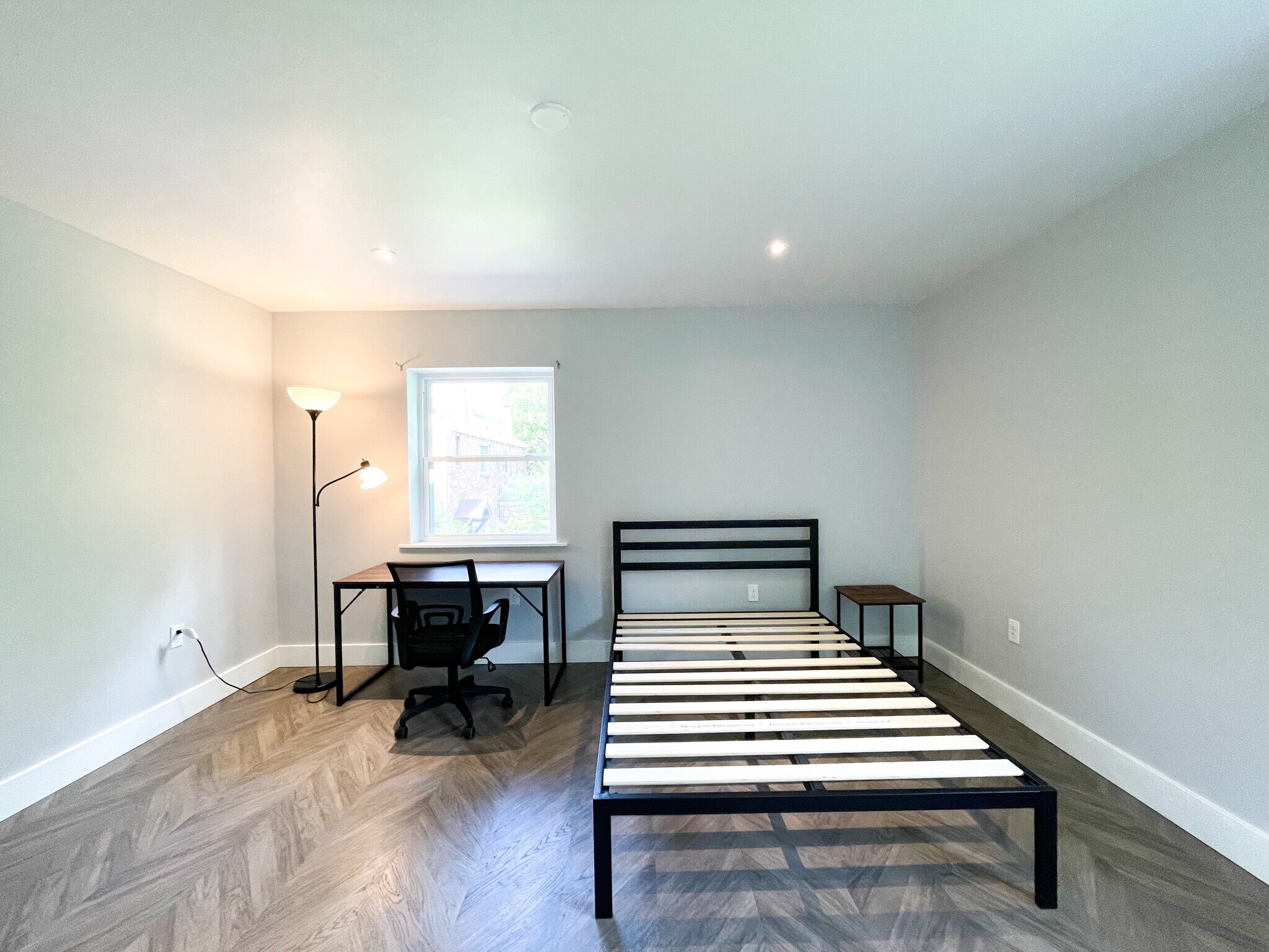 Building Photo - 4027 Beechwood Blvd