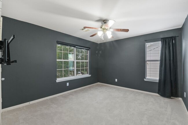 Building Photo - 15811 Vinemoss Ln