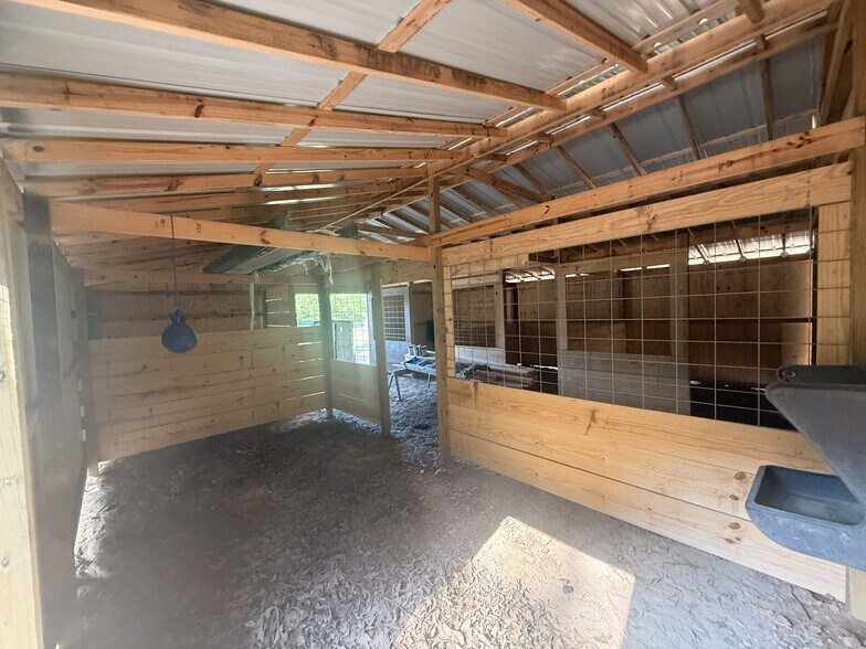 Building Photo - 2850 Co Rd 233D