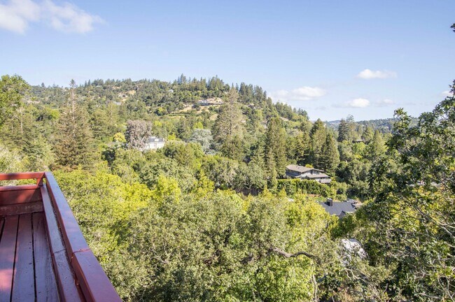 Building Photo - Gated 4bd/3ba Kentfield Home