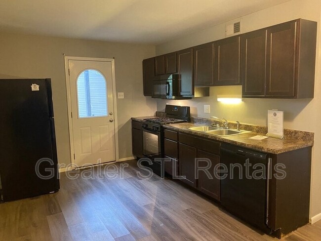 Building Photo - 2281 Campus Dr