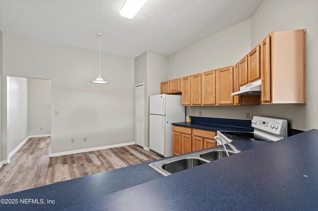 Building Photo - 4053 Savannah Glen Blvd