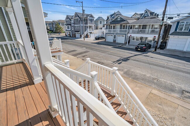 Building Photo - 265 1st Ave