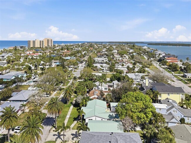 Building Photo - 759 Lantana Ave