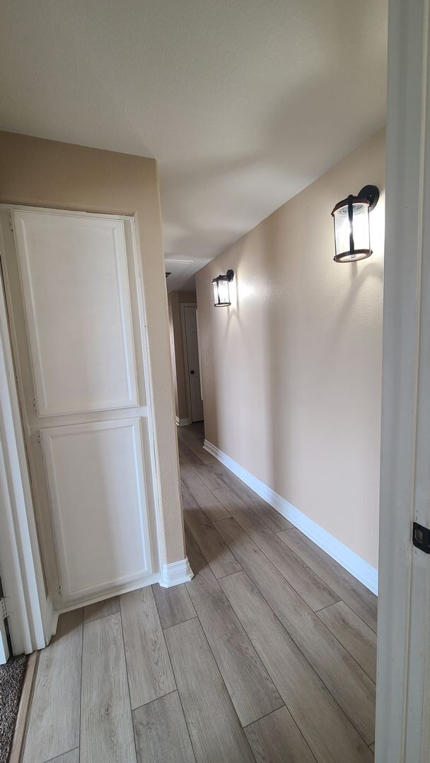 Building Photo - Upstairs 3 Bedroom condo