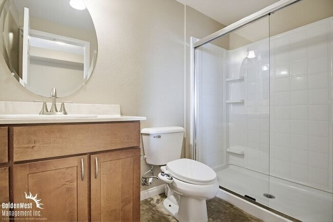 Building Photo - Modern 2Bdm 2Ba Condo in the Heart of Bank...