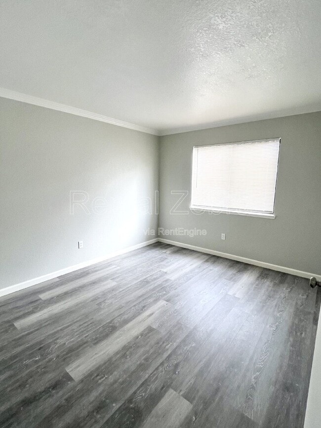 Building Photo - 1620 Sungate Dr