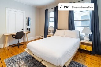 Building Photo - Room in Shared 4 bed/1 bath home