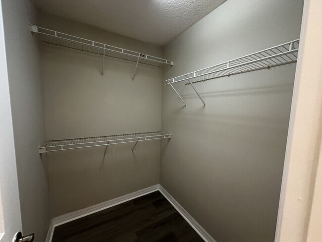 Building Photo - 9 Cedar Cir