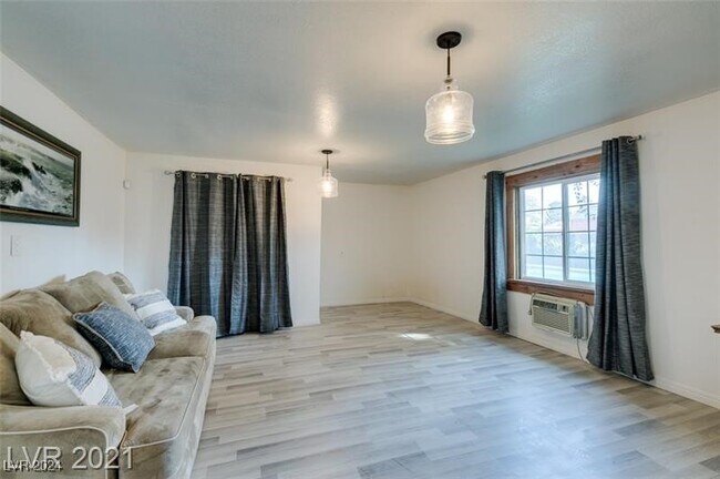 Building Photo - 1217 S 7th St