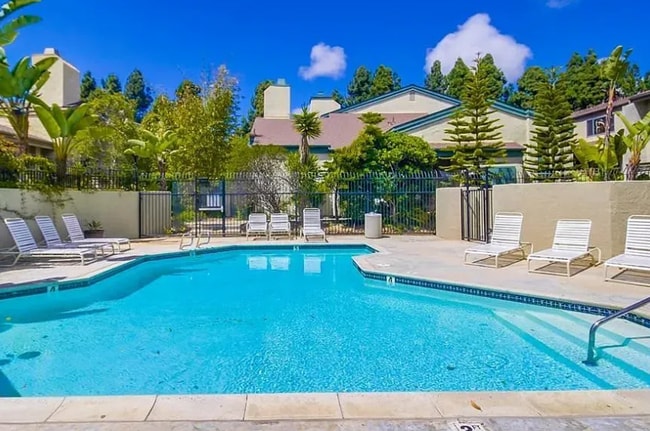 Building Photo - MOVE IN READY - Stunning La Jolla Condo with Space, Style, and Sophistication!