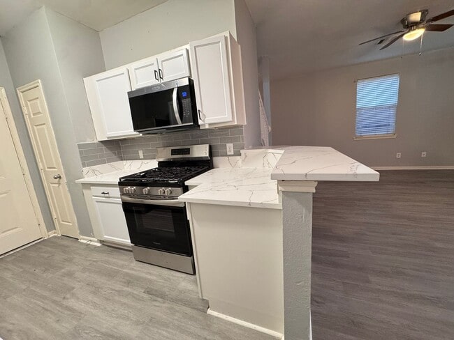 Building Photo - 6427 Waldron Cir