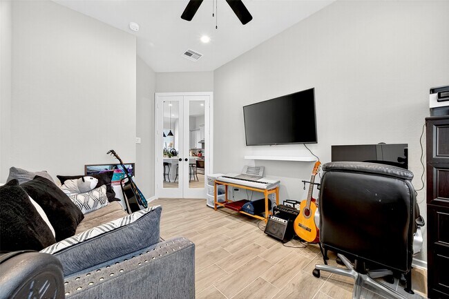 Building Photo - 6034 Painted Plains Ln