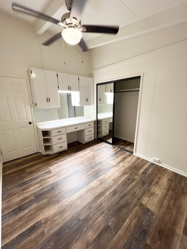 Building Photo - ALL UTILITIES INCLUDED! 4 bed, 1 bathroom ...