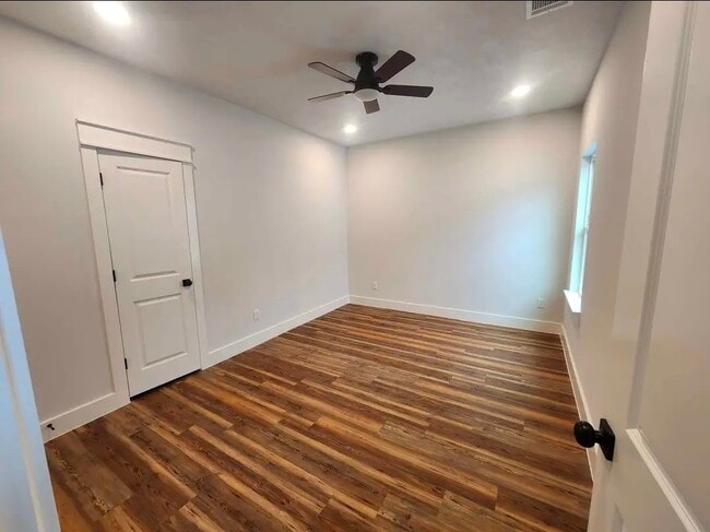 Building Photo - 1002 Natchez Ave