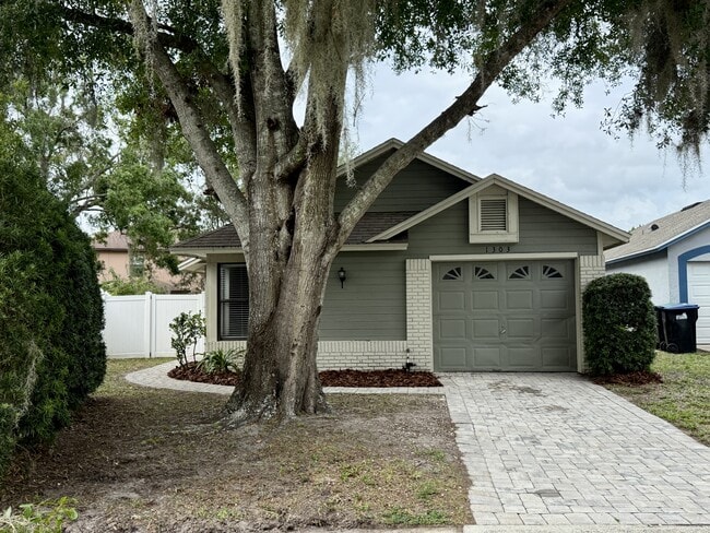 Building Photo - 1303 Creekbottom Cir