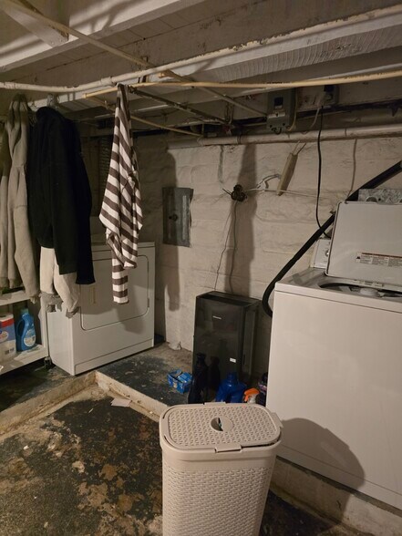 Building Photo - 1120 N Lincoln St