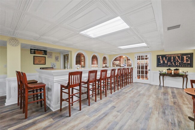 Building Photo - 703 Herricks Ln