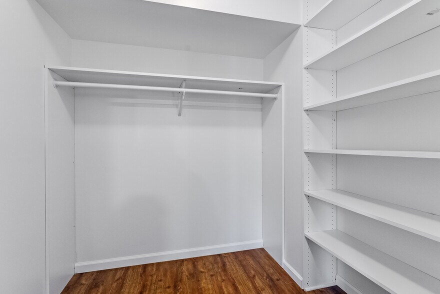 Building Photo - 56 Maple Ln