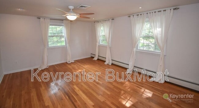 Building Photo - 5 Cedar Woods Dr