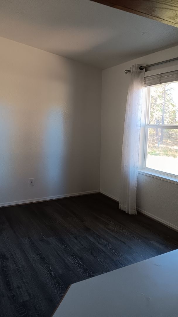 Building Photo - Nice home in a quiet neighborhood