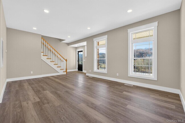 Building Photo - 104 North Rd