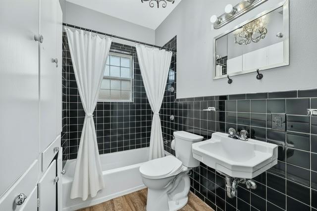 Building Photo - 116 N Willow St