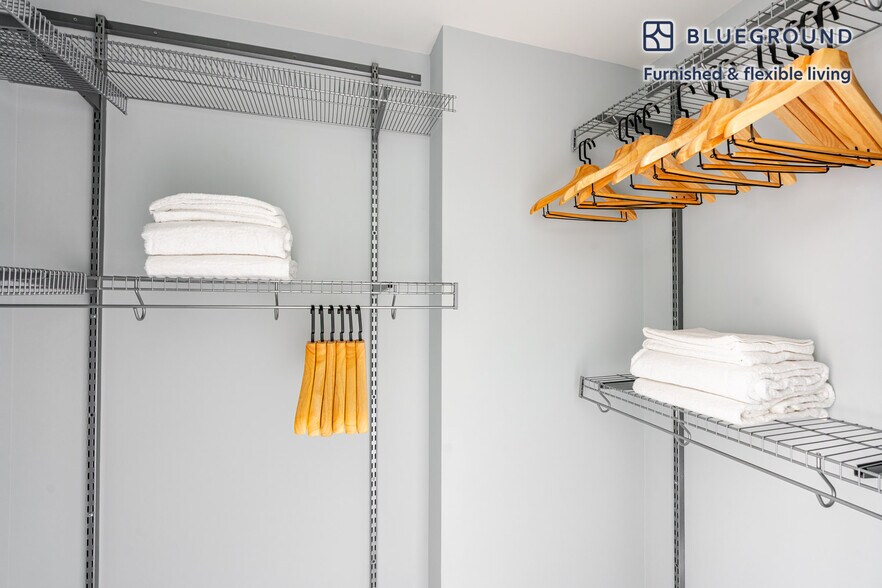 Building Photo - 4850 Rugby Ave