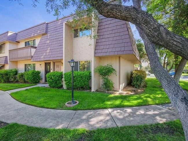 Building Photo - 5901 Casa Alegre