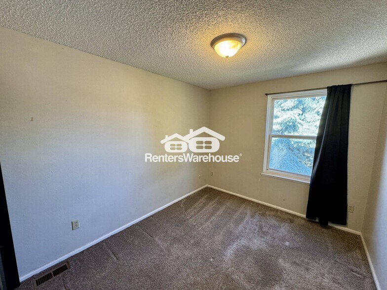 Building Photo - 2544 S Crystal St