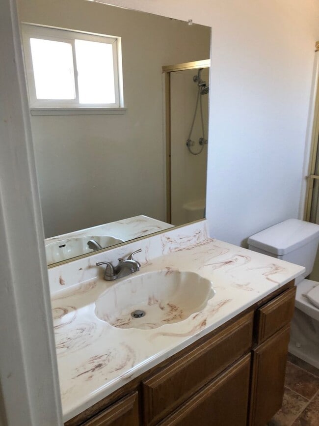 Building Photo - 3 BEDROOM APPLE VALLEY HOME