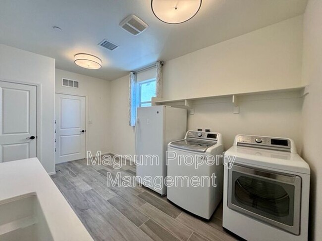 Building Photo - 34913 Limecrest Pl