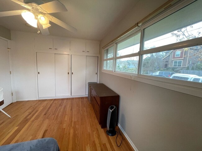 Building Photo - Spacious Home Near University of Portland