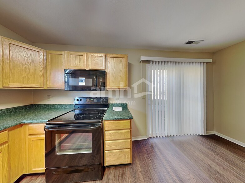 Building Photo - 10534 Aspen Dr