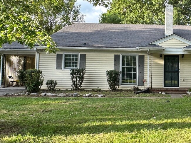 Primary Photo - 1135 E Clark Blvd