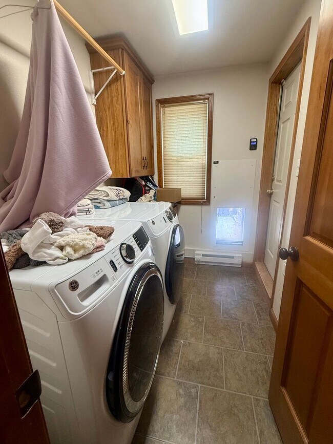 Building Photo - Spacious Remodeled Single Family Ranch Home in Golden!
