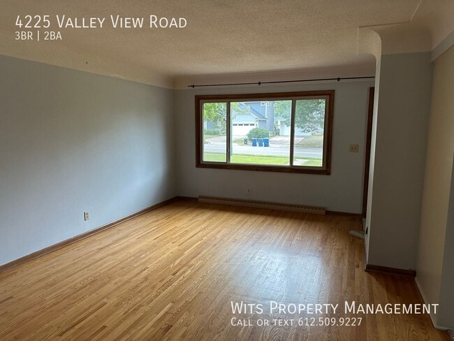 Building Photo - 4225 Valley View Rd