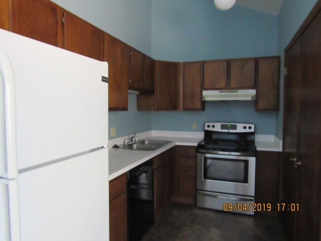 Building Photo - 747 Elder Ct