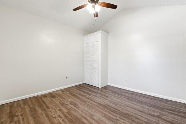 Building Photo - 9403 Spaulding St