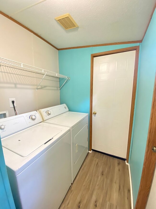 Building Photo - Ridgewood Mobile Home Community