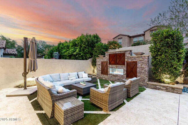 Building Photo - 9250 E Via De Vaquero Dr