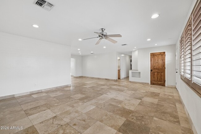 Building Photo - 6332 E Earll Dr