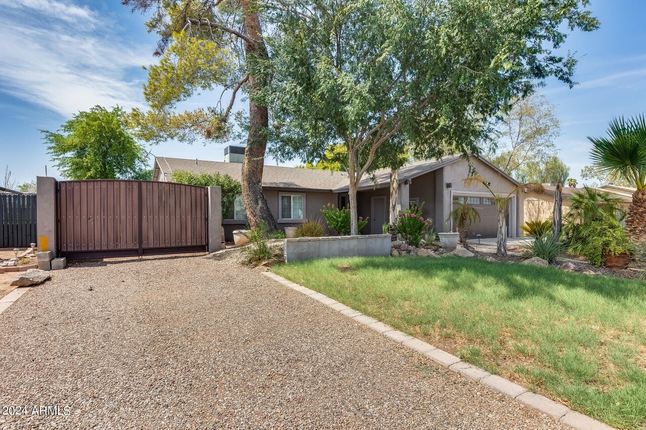 Building Photo - 2933 W Muriel Dr