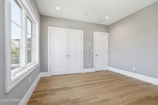 Building Photo - 84 Cooper Ave