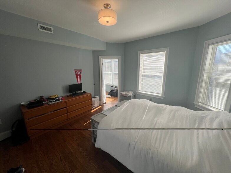 Building Photo - 337 Highland Ave