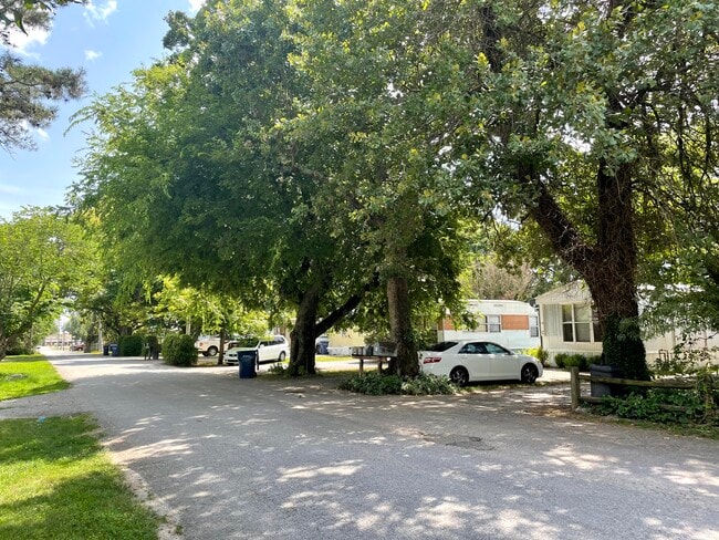 Building Photo - W-7 MHP #18