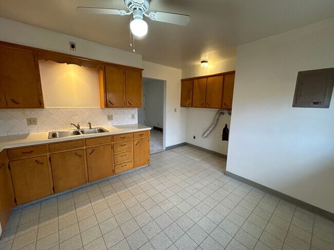 Building Photo - 1012 Morgan St