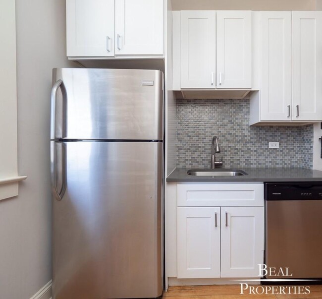 Building Photo - 1 bedroom in CHICAGO IL 60647